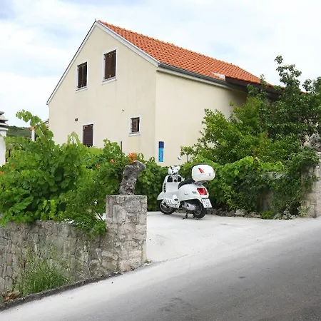 Neda Apartament Splitska